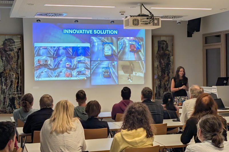 Alina Nessel presenting AI detection of emergency vehicles in tunnel camera feeds