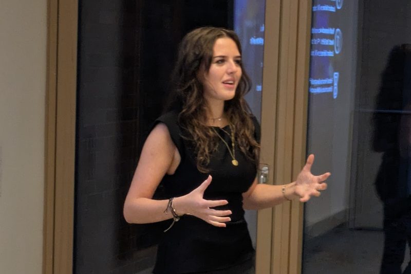 Alina Nessel explaining how LiveSaferOverview supports rescue teams